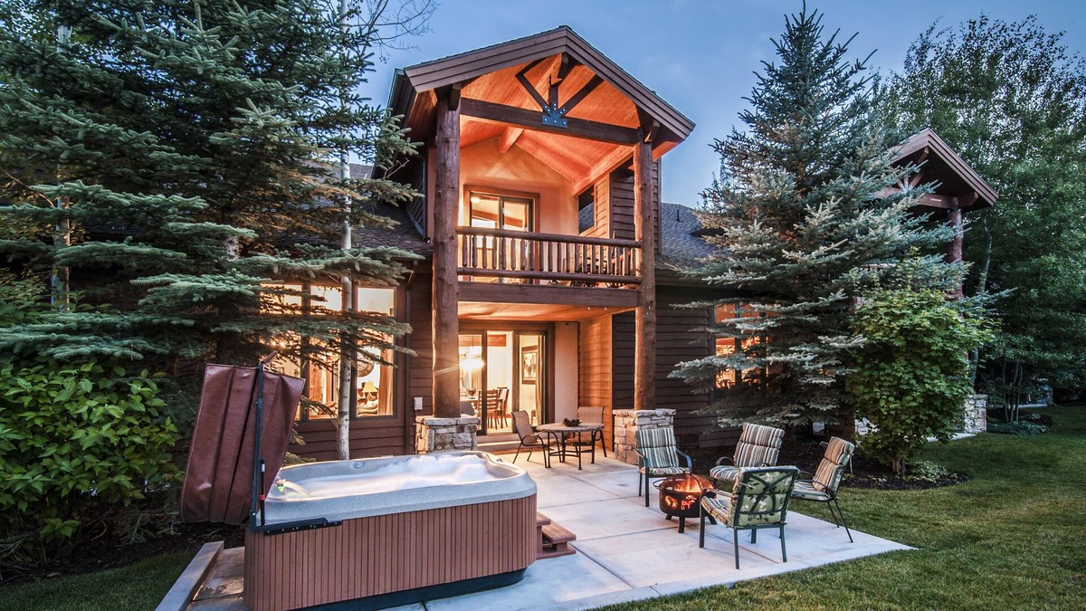 Park Meadows House | Luxury Home - Great for Multiple Families - 3 Master Bedrooms - Free WiFi