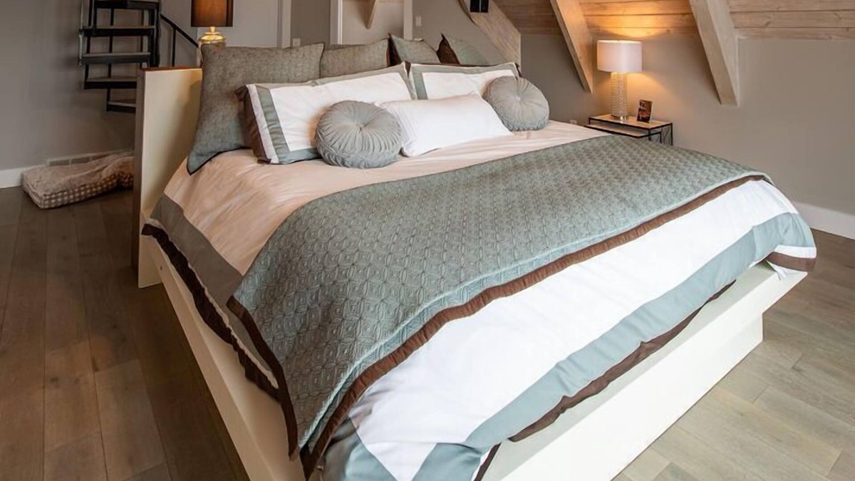 Leland House | Luxury Home High Bluffs Lodge