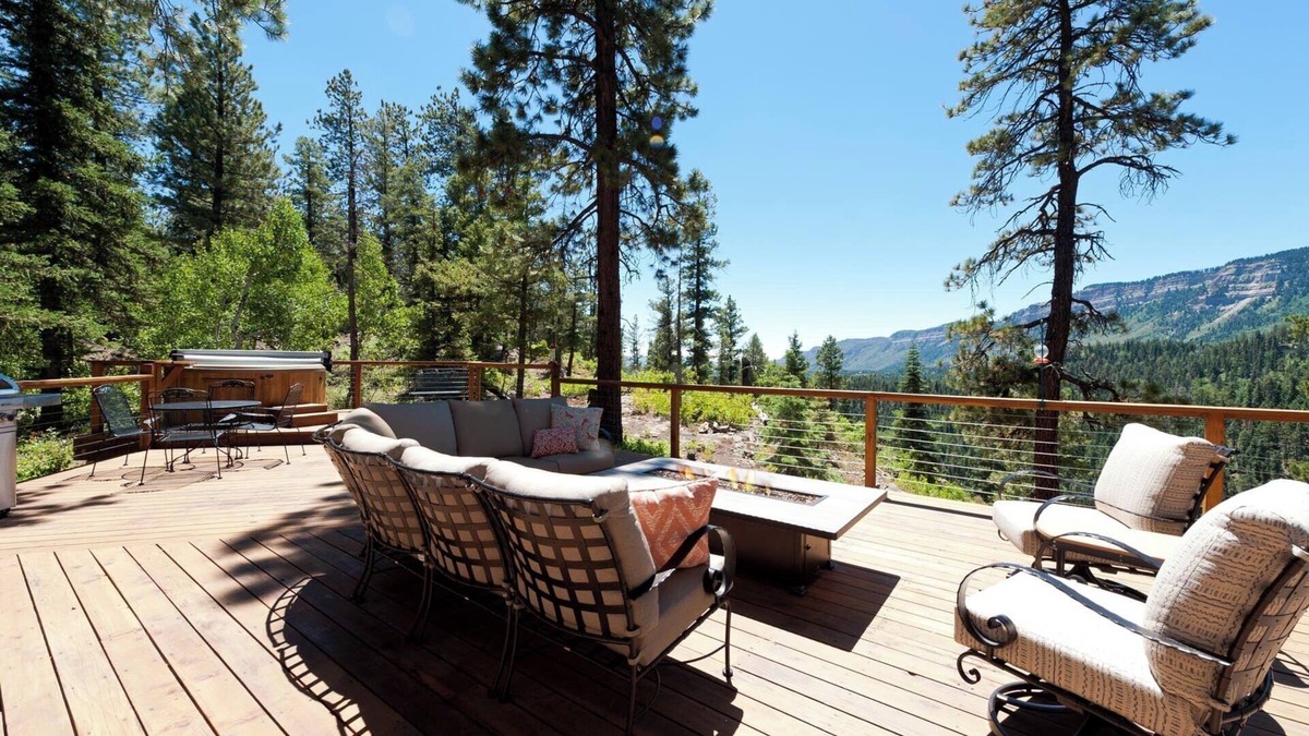 Columbine Lake House | Luxury Home - Huge Deck - Great Views - Hot Tub/Fire Table - 2 Miles to Purg