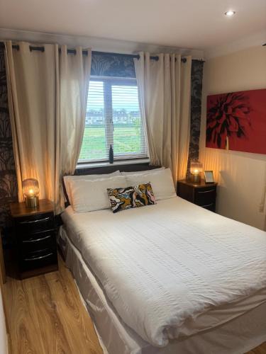 Lucan House | Luxury Home in Dublin WiFi TV B&B Close to City Centre