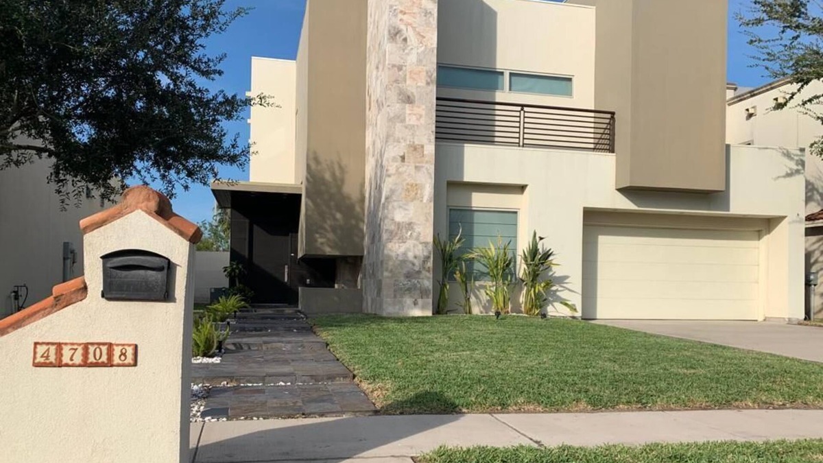 McAllen House | Luxury home in McAllen/Shary Area
