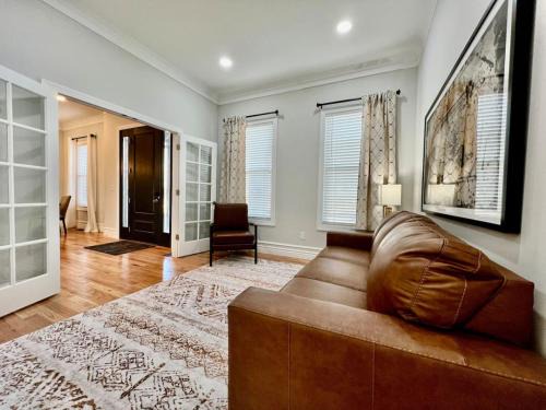 Otterbien Home Villa | Luxury Home Incredible master suite Liberty Twp OH