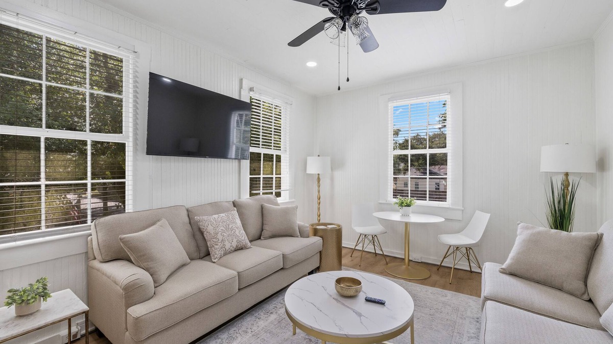 Washington Square House | Luxury Home— Midtown; Huge Backyard; Mardi Gras