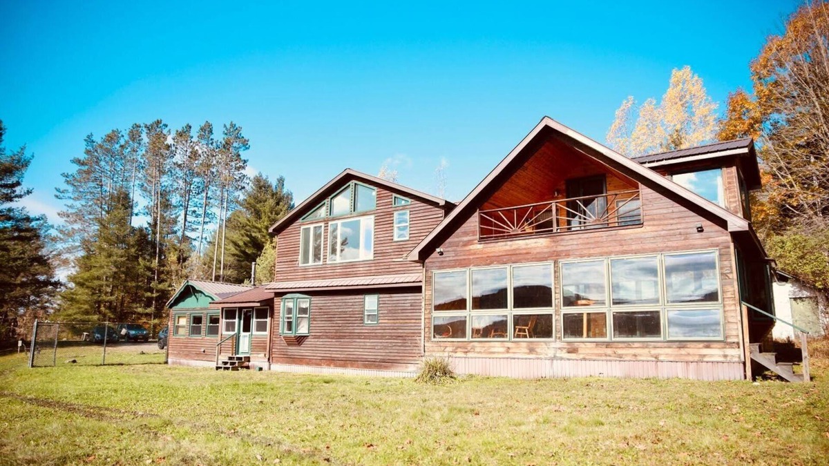 Town of Morehouse Cabin | Luxury Home near Hiking, Hunting, Snowmobiling