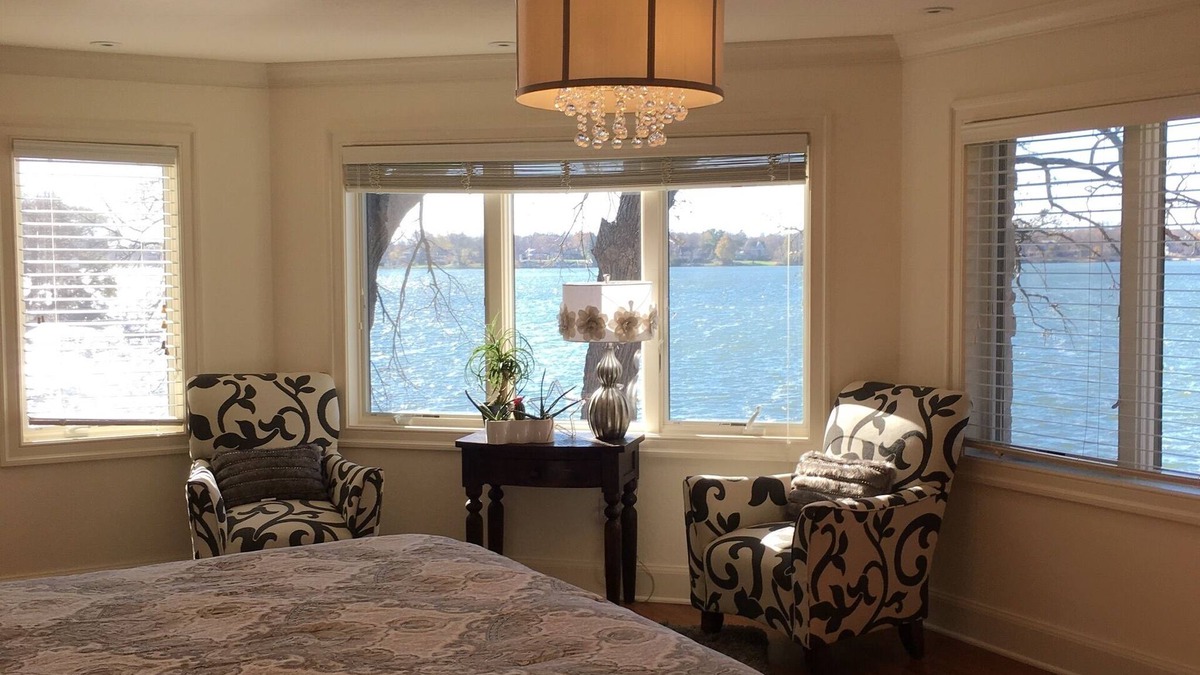 Oconomowoc House | Luxury Home on Lake With Elevator! Walk To Downtown Oconomowoc Entertainment!