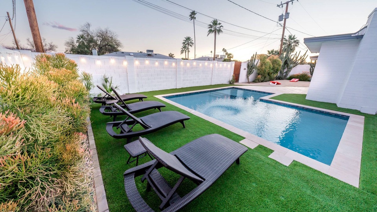 Village Grove House | Luxury Home on Windsor! Near Old Town Scottsdale. Pool and Games!