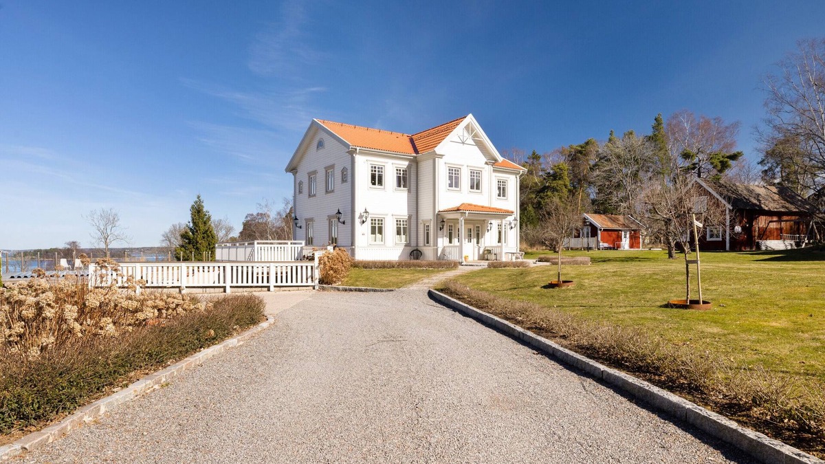 Varmdo Villa | Luxury Home - Pool- View in Stockholm Archipelago