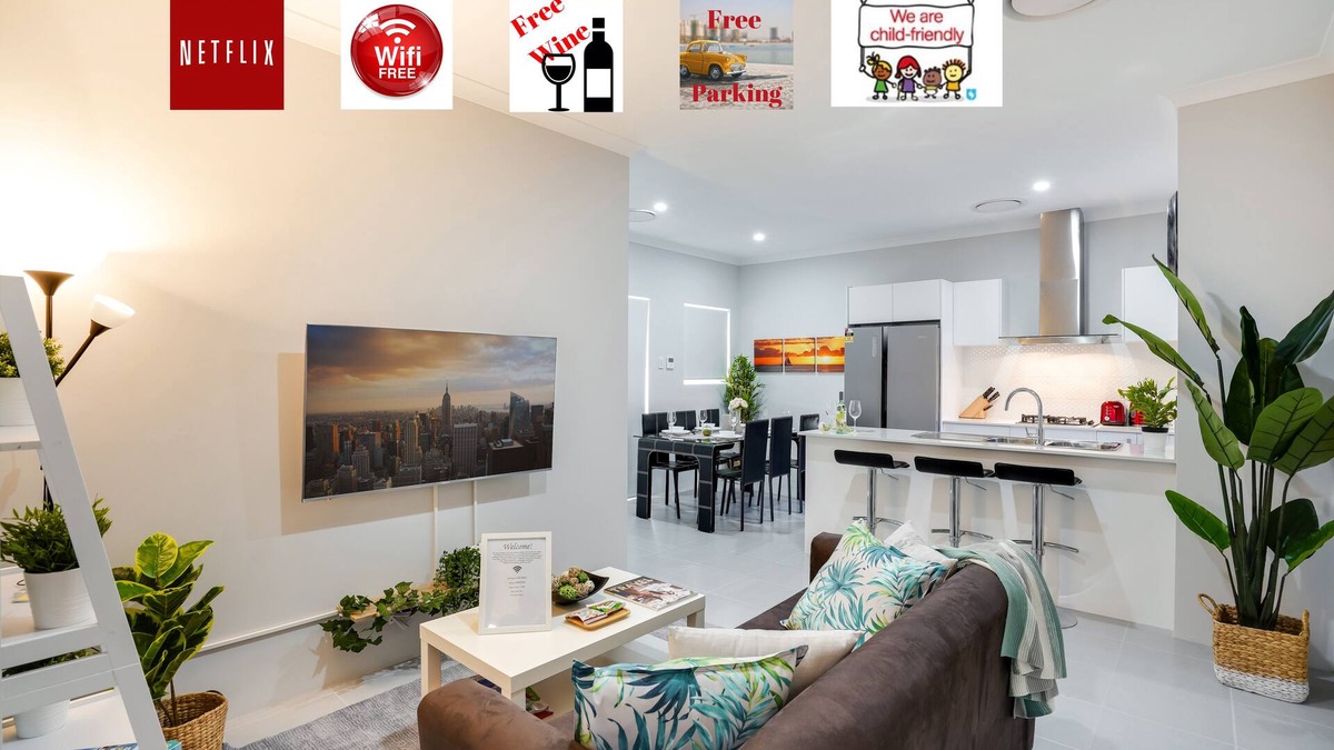 Balga House | Luxury Home, Private courtyard, Close to beach, Corporate/Long term Discount