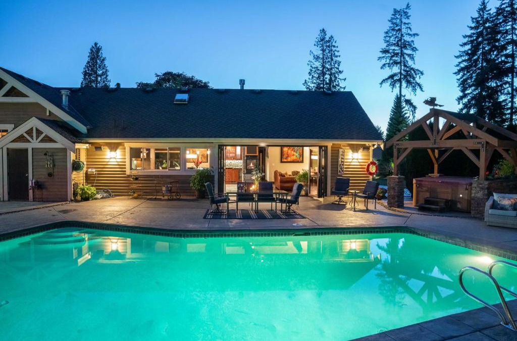 North Creek House | Luxury Home with Backyard Oasis - Near Seattle!