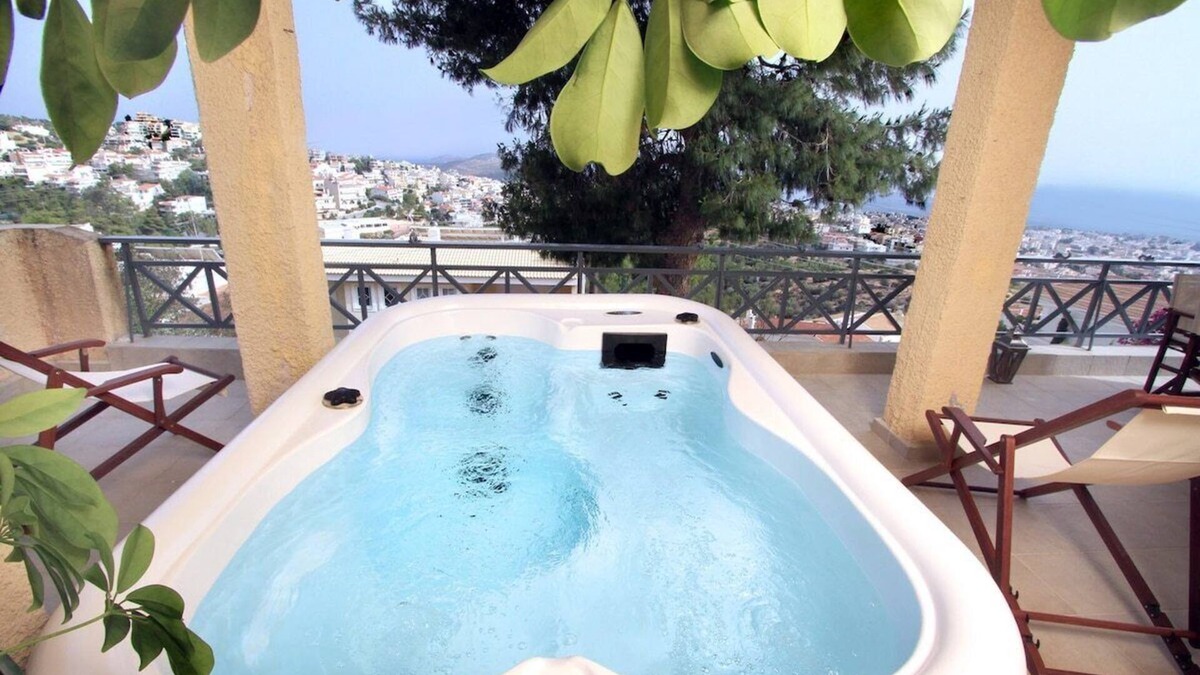 Voula Ski Chalet | Luxury Home with Jacuzzi and Spectacular Sea Views for 8 Guests