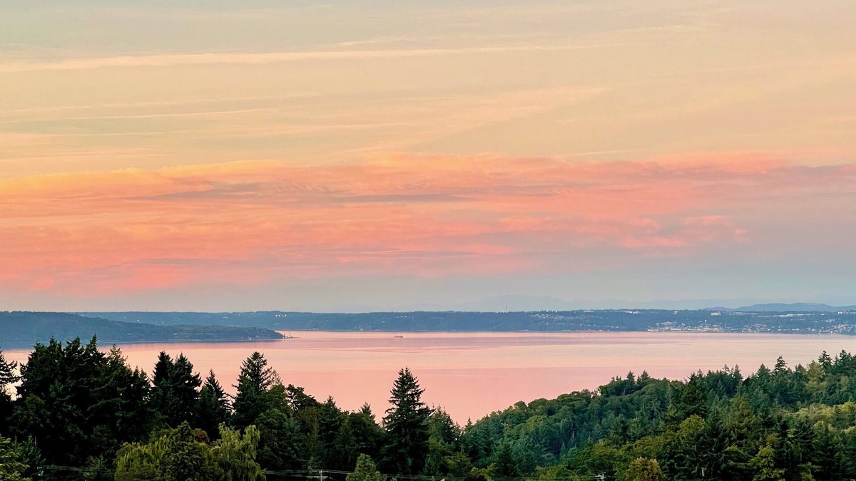 Northeast Tacoma House | Luxury Home with Panoramic Puget Sound Views, Baby Grand Piano, and Game Room