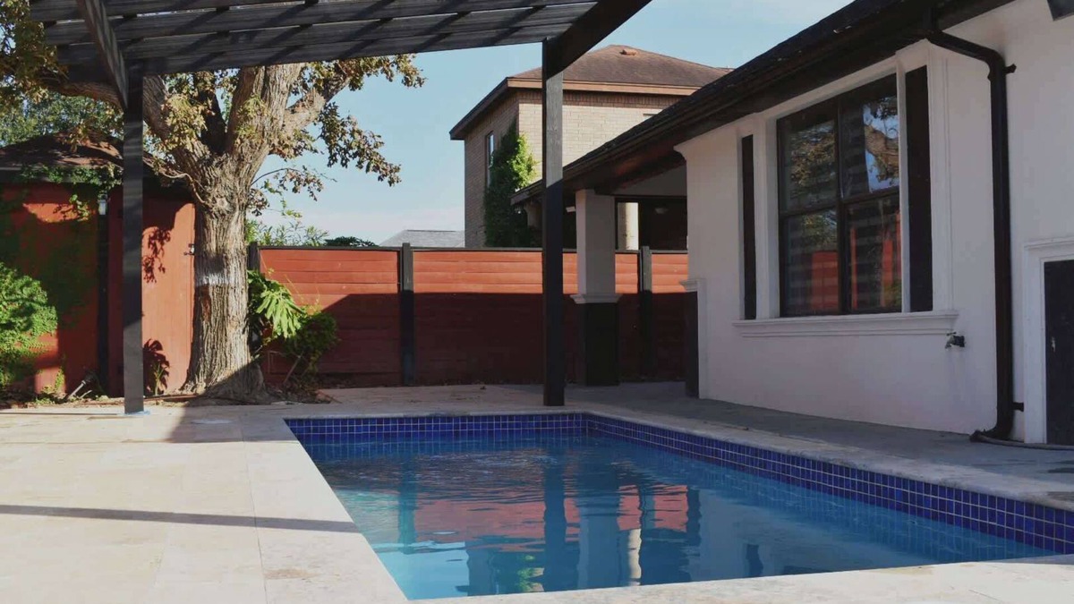 McAllen House | Luxury home with Pool, Electric Vehicle charger in McAllen near by hospitals and