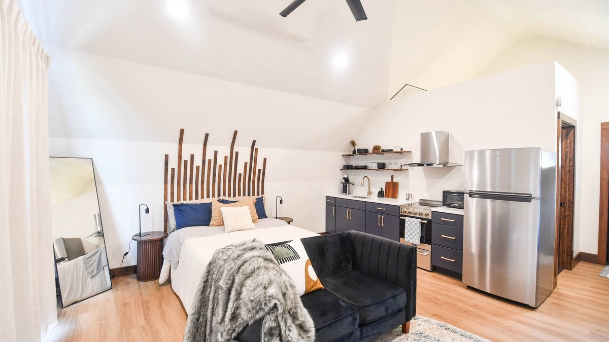 Walnut Creek House | Luxury Honeymoon Suite Amazing Views Amish Country
