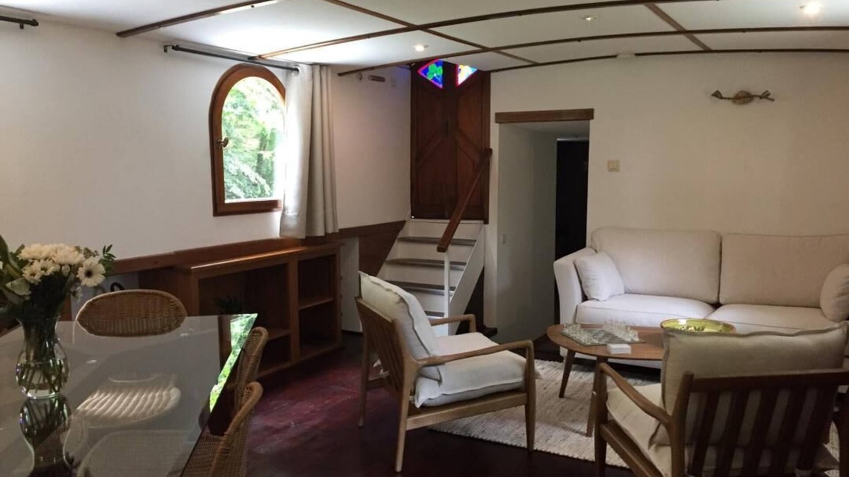 Villepinte Boat Rental | Luxury hotel barge