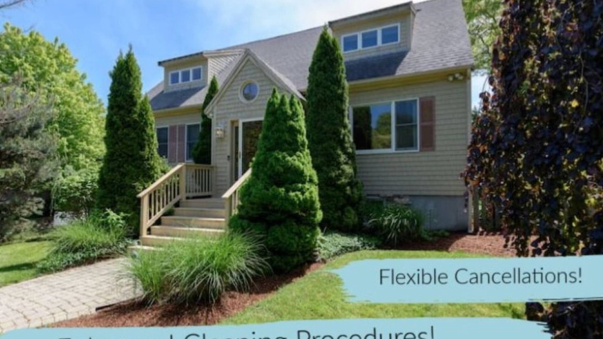 West Hyannisport House | Luxury house 0.25 mi from Craigville Beach! Close to Iconic Hyannis!