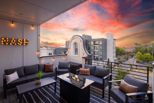 Buena Vista House | Luxury House in Nashville with Rooftop Deck