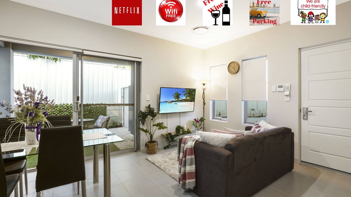 Balga House | Luxury House. Well Equipped. Close to parks/shops & 10 minutes to the beach