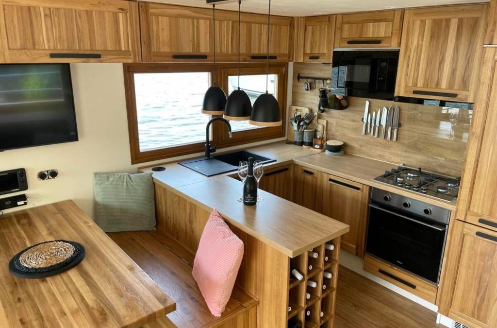 Orlik nad Vltavou Boat Rental | Luxury houseboat, Orlík Castle