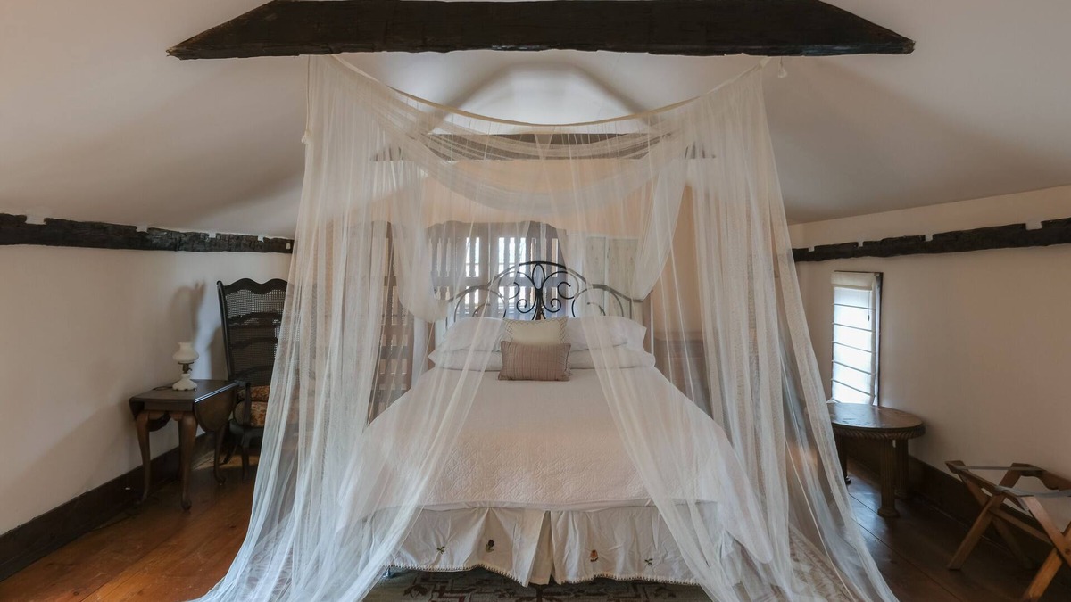 Clarence House | Luxury in a Historic Landmark-great restaurants within walking distance!