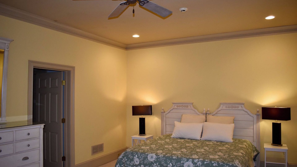 Newnan House | Luxury In-Law Suite at Stunning Executive Home Newnan- Private Entrance