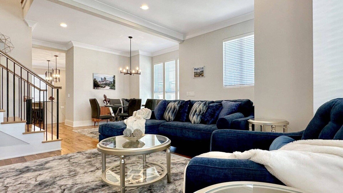 Downtown House | Luxury in Perfect Location, North Carolina 1379