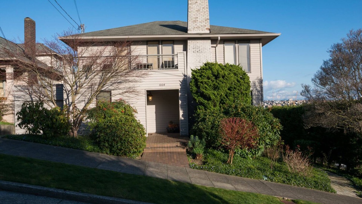 Lower Queen Anne House | Luxury in Queen Anne very walkable!