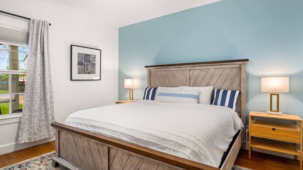 Alexandria House | Luxury in the Park, King Beds, Washer & Dryer