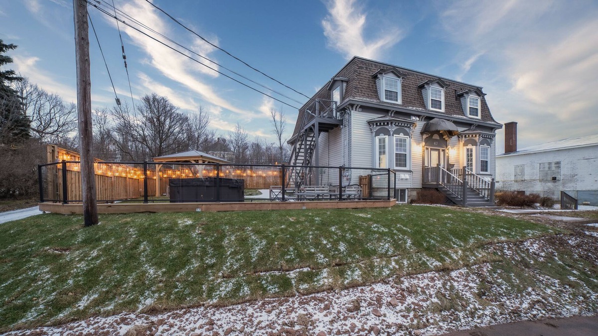New Glasgow Apartment | Luxury Inn - Unit 6 - Heart of New Glasgow