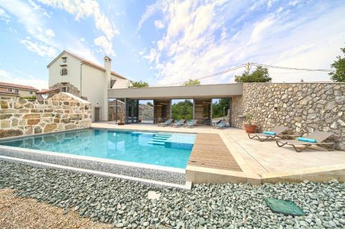 Nenadici Villa | Luxury Jerini House with pool and wellness