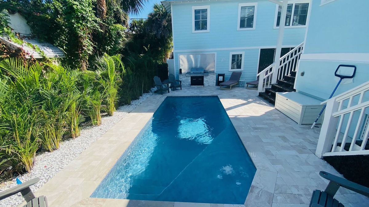 Pass-a-Grille House | Luxury Key West Style Home & Guest Home Historic Pass-A-Grille Beach Pool BBQ