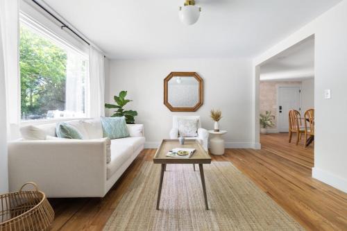 Clayton Villa | Luxury King 125 year historic home 2 blocks from Main St