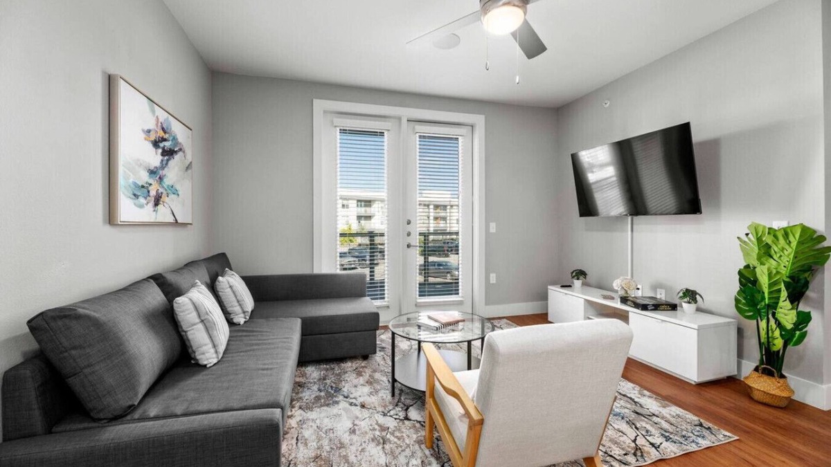 Fort Worth Apartment | Luxury King 1bd Pool + Gym + Parking + Stockyards