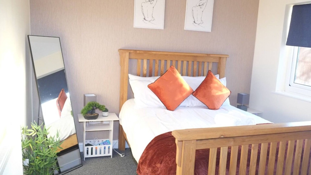 Mapperley House | Luxury king 🤴 bed living "your Luxe Home Away"