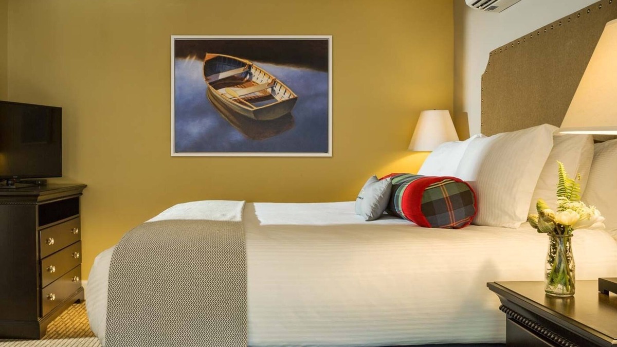 Portland Hotel | Luxury King Room with Parlor and Balcony