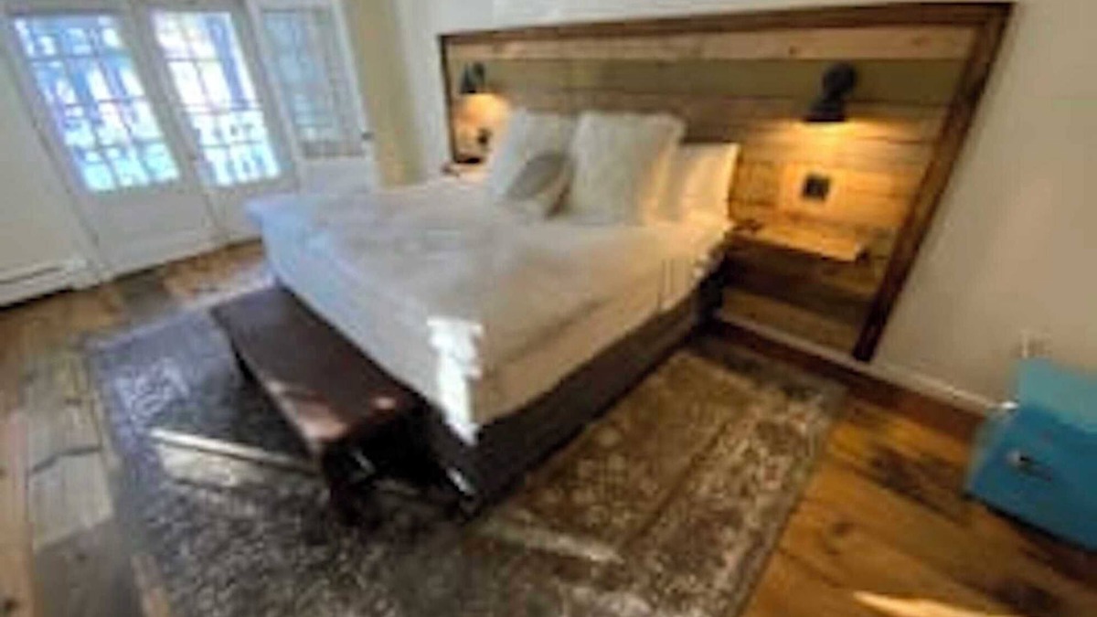West Dover Resort | Luxury King Suite, Living Room w/sofa bed, balcony, & 1.5 baths