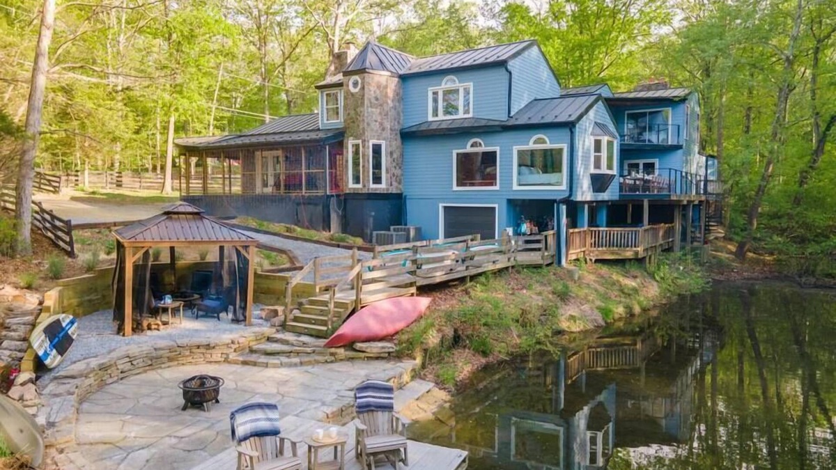 Kabletown House | Luxury KING Suites, Lakefront w/Dock, HotTub, Watercraft