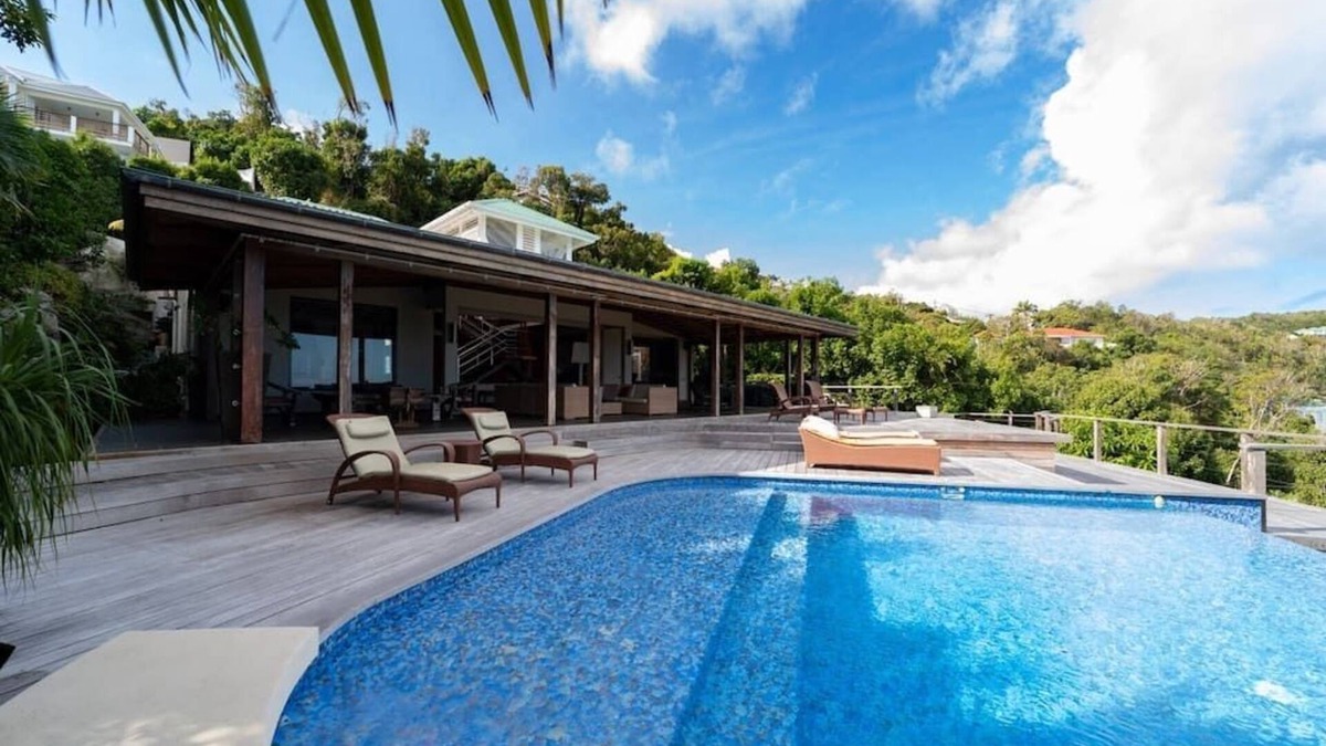 Flamands House | Luxury Kuban Villa/w BBQ, WIFI and Infinite Pool