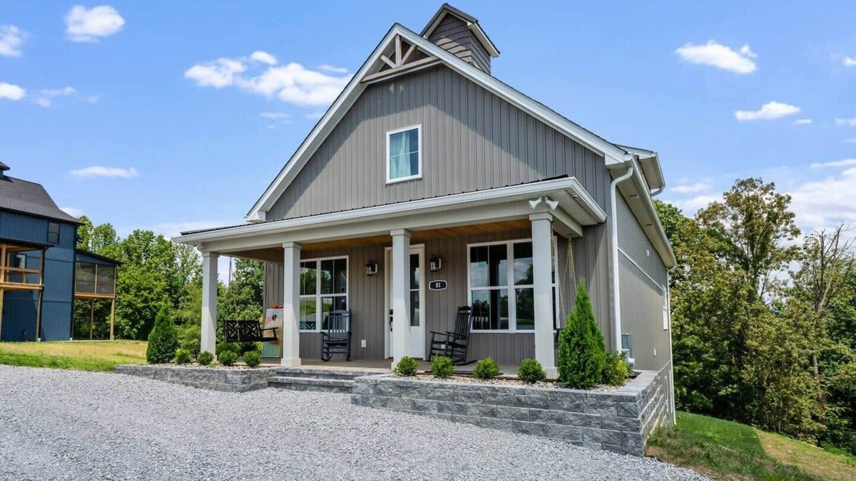 Clarkson House | Luxury Lake Getaway | Sleeps 12