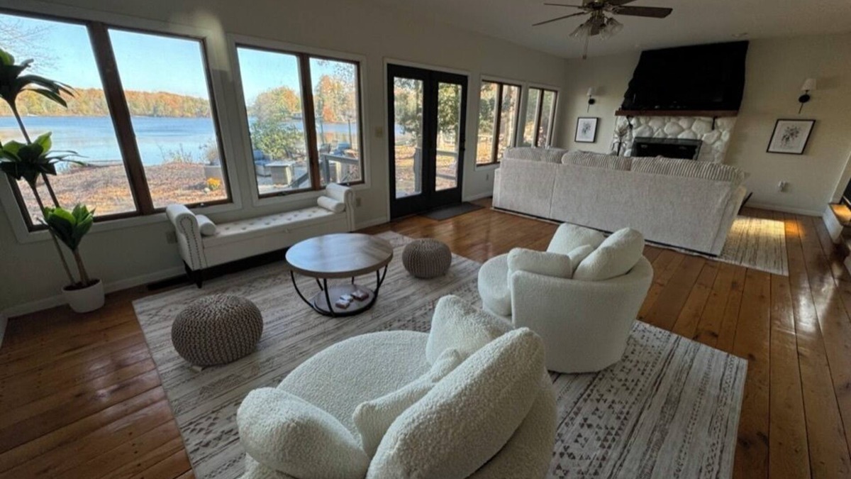 Bridgeton House | Luxury Lake House Getaway in charming Jersey Shore Countryside