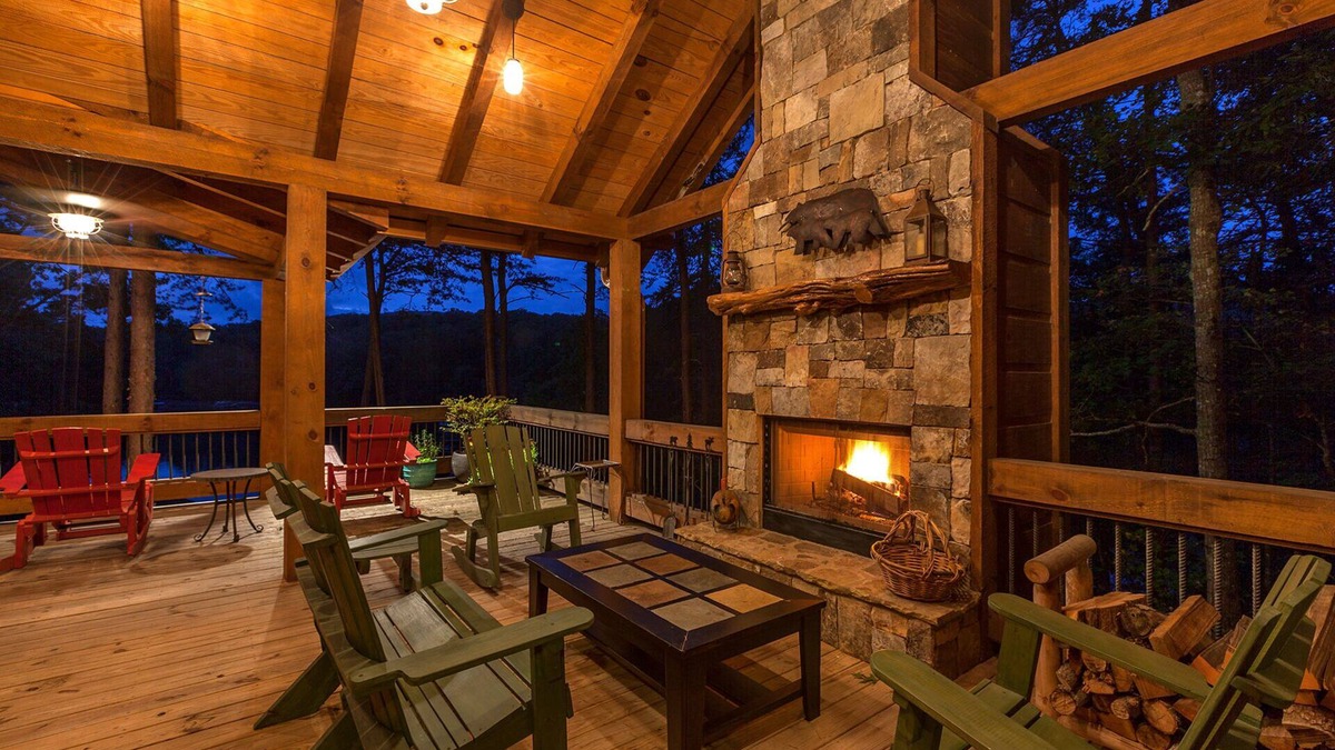 Blue Ridge Cabin | Luxury Lake View Blue Ridge Cabin – Pool Table, Fireplaces