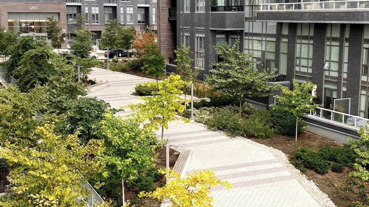 Humber Bay Shores Condo | Luxury Lake View Condo | Modern 1 BD | Free Parking