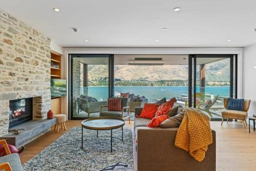 Wanaka Apartment | Luxury Lake View