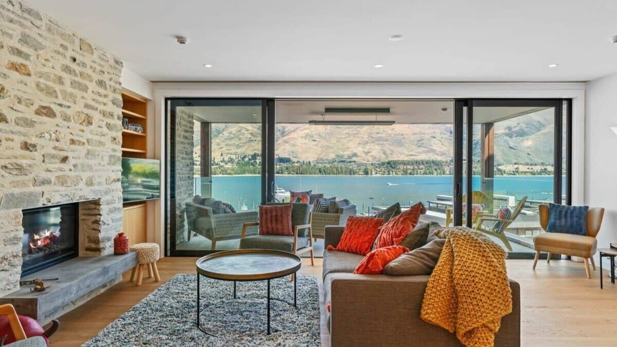 Wanaka Apartment | Luxury Lake View Summ