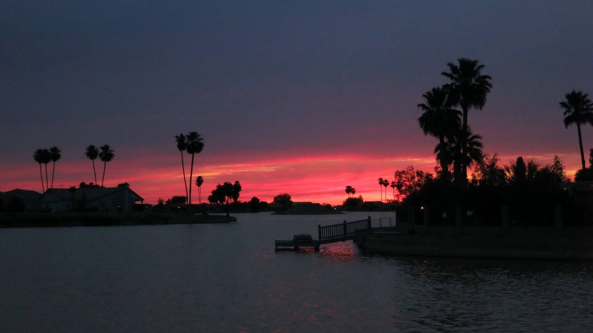 Arizona City House | Luxury Lakefront 4 Bedroom Home W/Fishing, Golf, TV/Skydiving/Snowbird Favorite