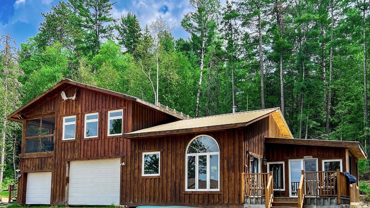 River Valley Ski Chalet | Luxury Lakefront Chalet On Lake Obabika With Beaches And Campsites