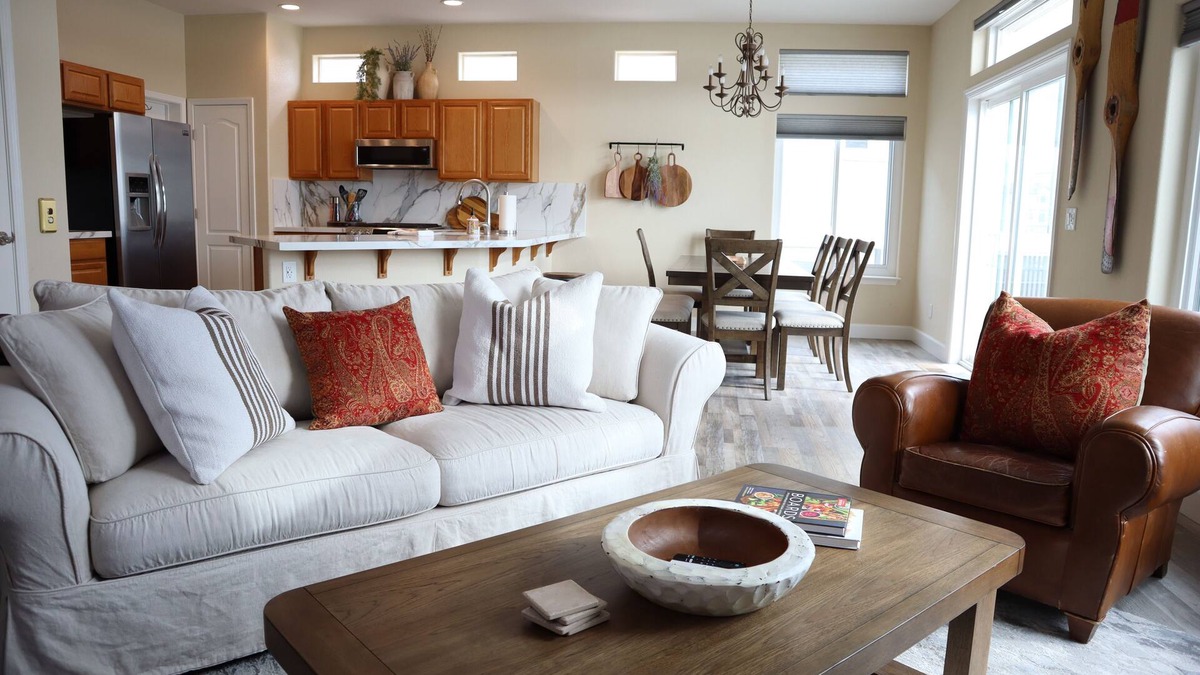 Sparks House | Luxury Lakefront Escape with Stunning Views at Sparks Marina