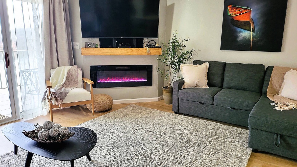 Osage Beach Condo | Luxury Lakefront Family Condo with Boat Slip