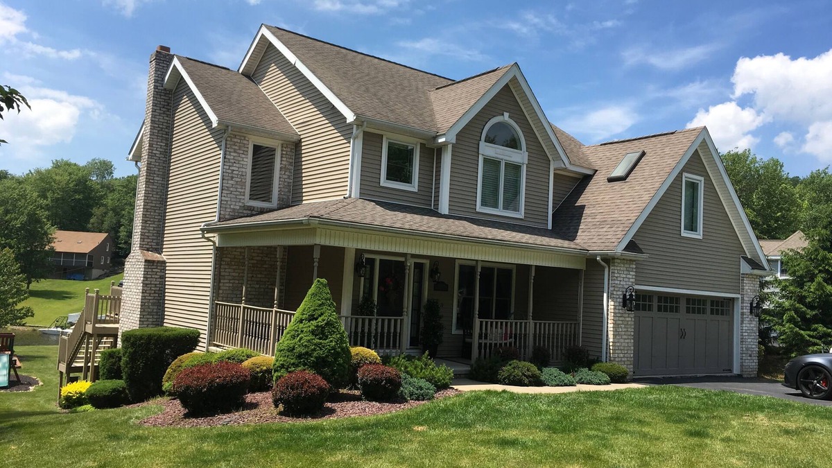 Treasure Lake House | Luxury Lakefront Home: Private dock & outside entertainment areas in resort.