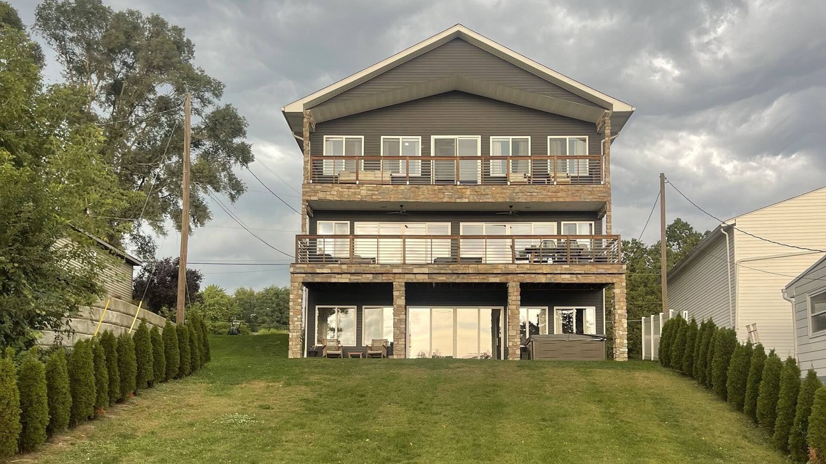 Brighton House | Luxury Lakefront Home! Great for entertaining!