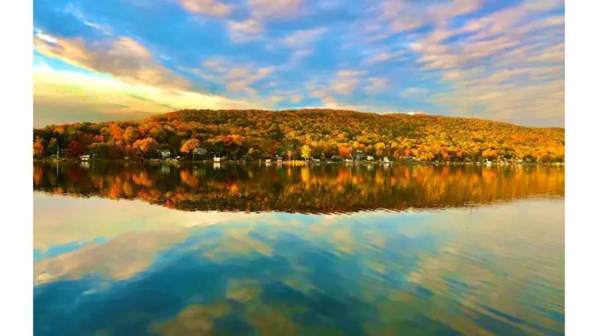 Frankford House | Luxury Lakefront Lodge with a Million Dollar View